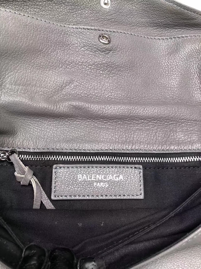 BALENCIAG巴黎世家 義大利進口山羊皮手抓包 原版品質 簡單時尚手包 配肩帶可斜挎  BL1023